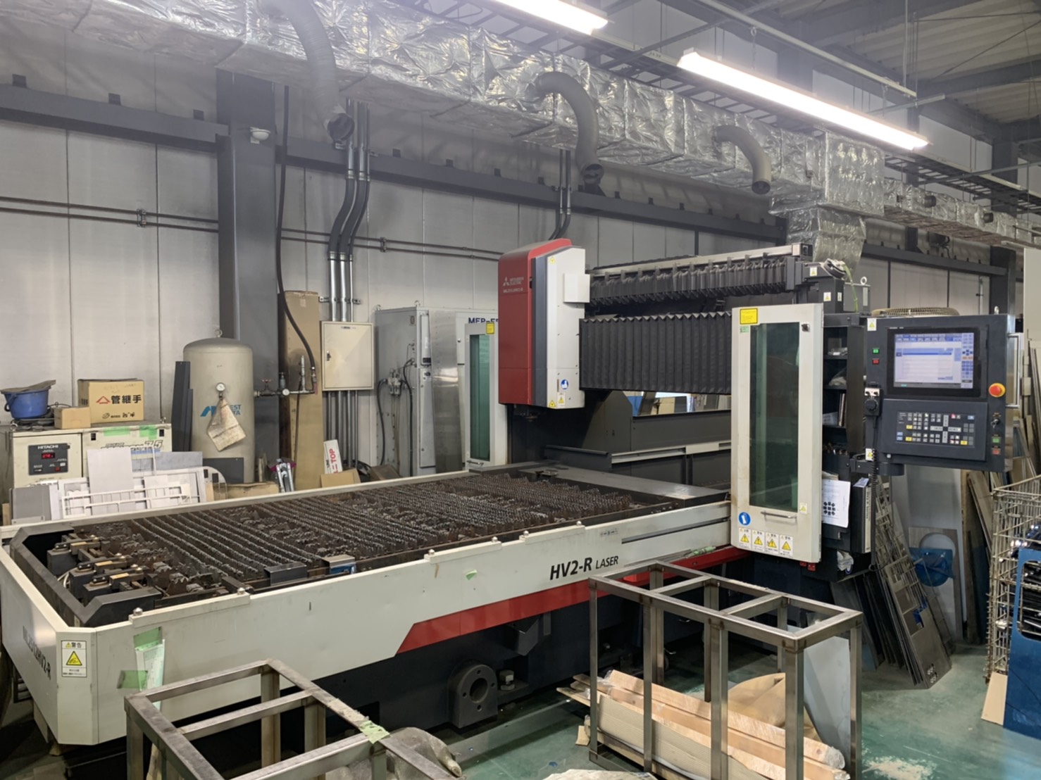 三菱　レーザー加工機