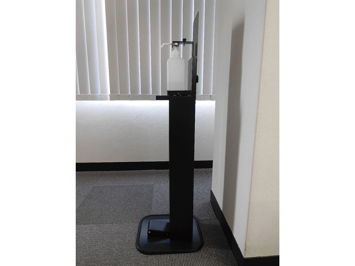 足踏み式消毒用ポンプスタンドイメージ　右側面